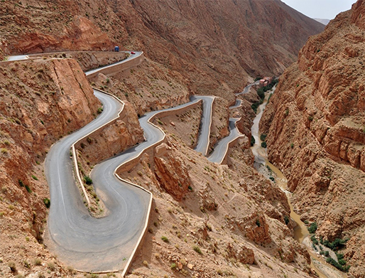 Location de voiture  Marrakech pour faire un road trip entre la ville ocre et Ouarzazate